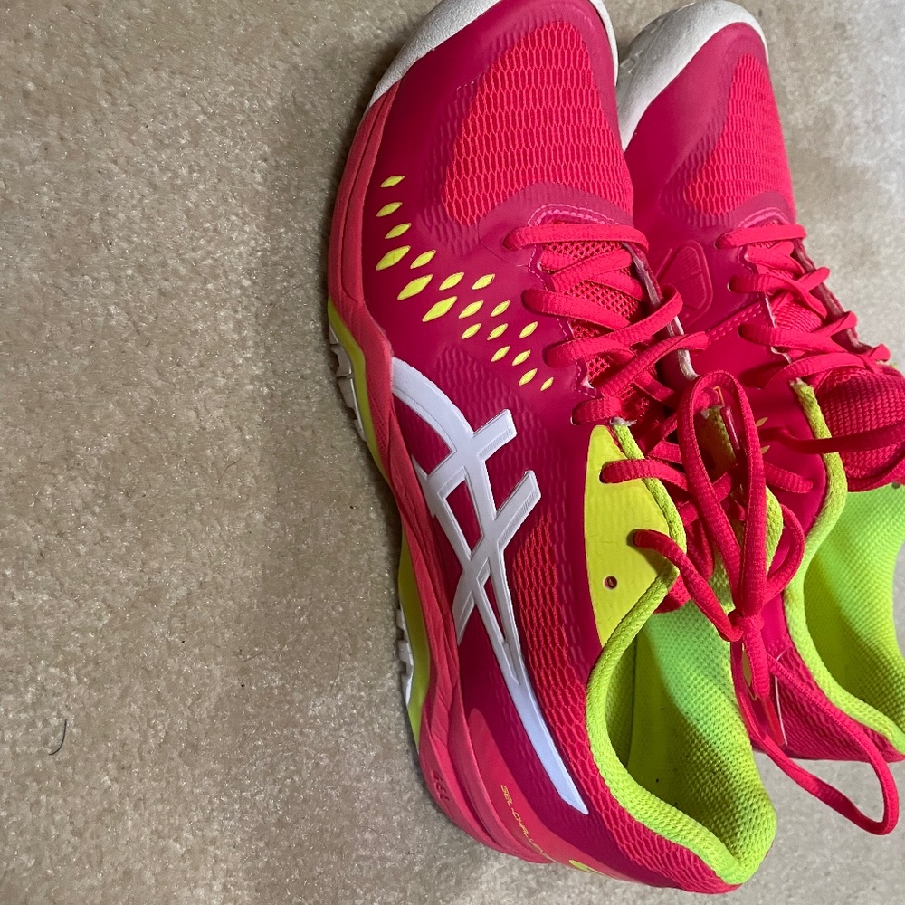 Volleyball shoes